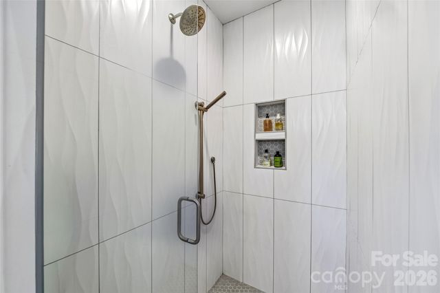 25 E Williams Meadow Court, Hendersonville, NC 28739