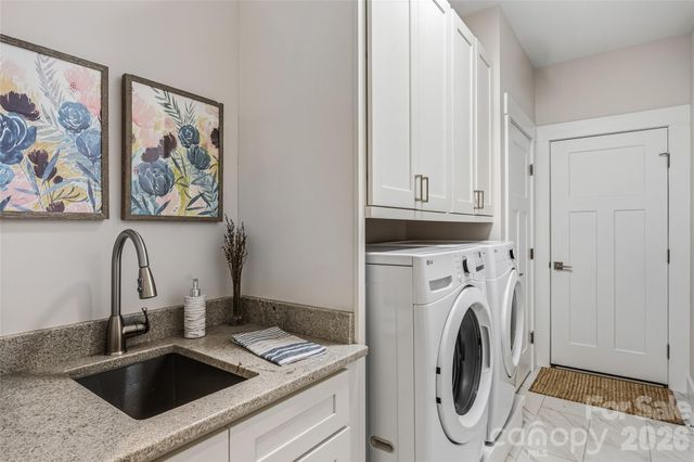 25 E Williams Meadow Court, Hendersonville, NC 28739