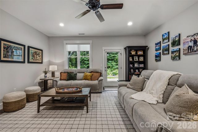25 E Williams Meadow Court, Hendersonville, NC 28739