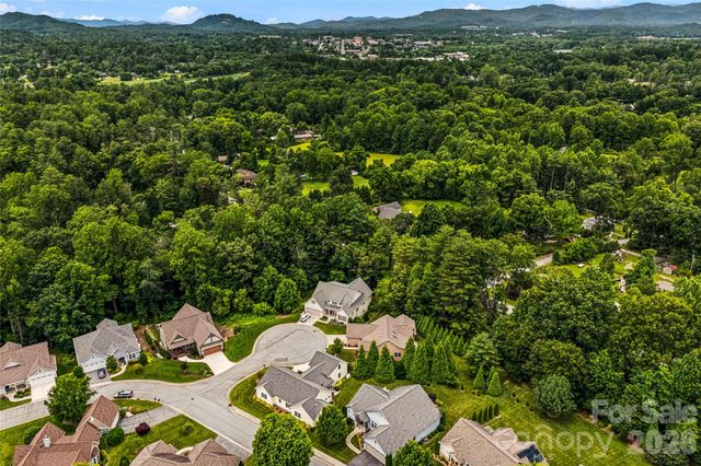 25 E Williams Meadow Court, Hendersonville, NC 28739