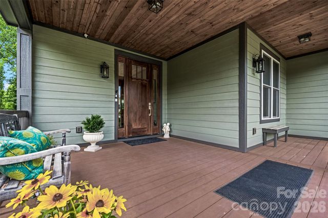 25 E Williams Meadow Court, Hendersonville, NC 28739