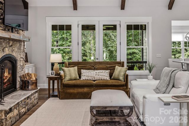 25 E Williams Meadow Court, Hendersonville, NC 28739