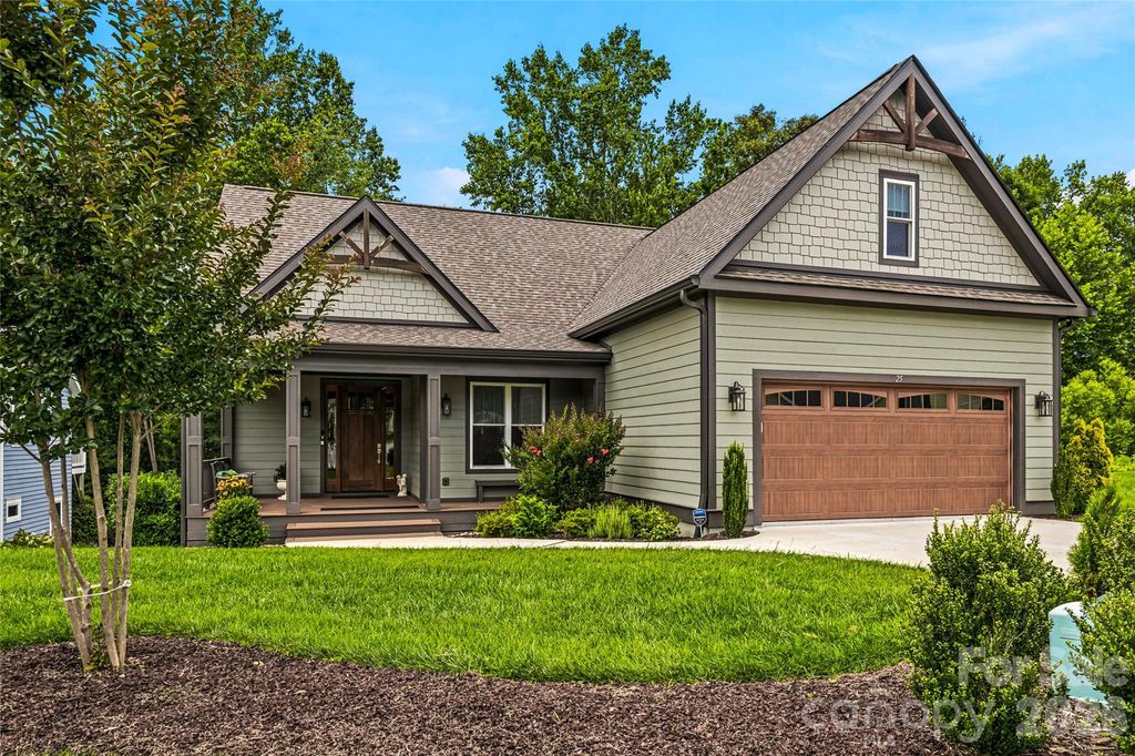 25 E Williams Meadow Court, Hendersonville, NC 28739