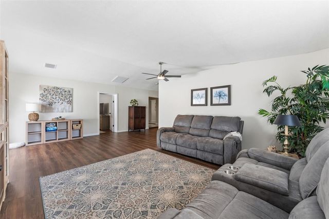 1824 59TH WAY N, St Petersburg, FL 33710