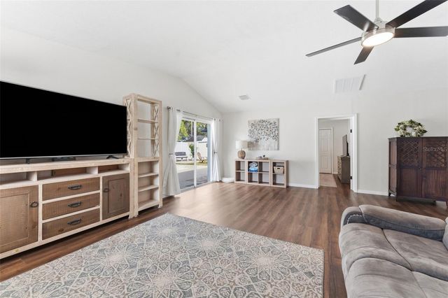 1824 59TH WAY N, St Petersburg, FL 33710