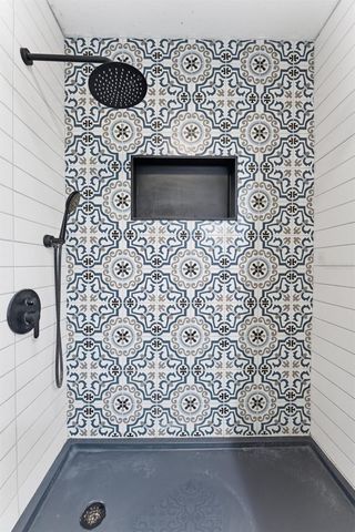 1824 59TH WAY N, St Petersburg, FL 33710