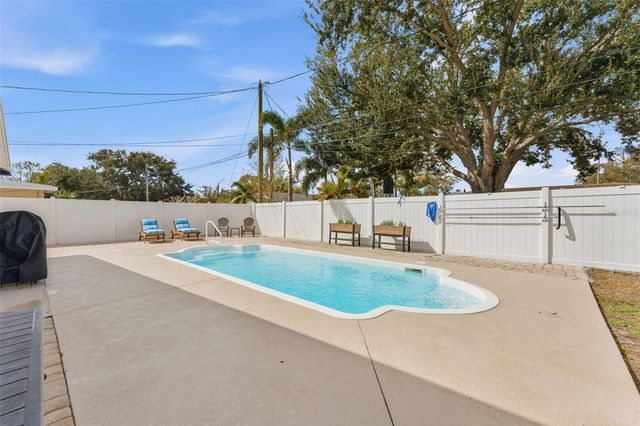 1824 59TH WAY N, St Petersburg, FL 33710