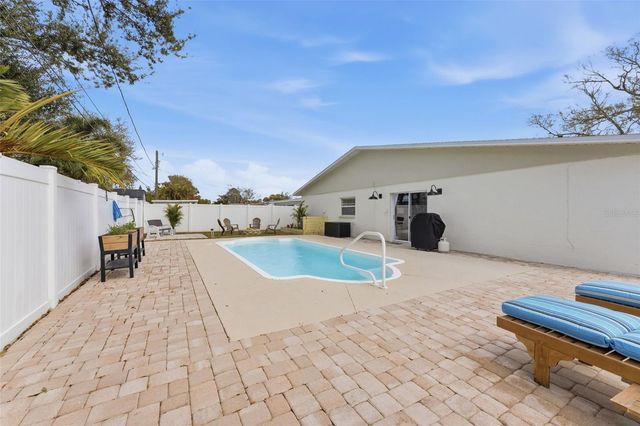 1824 59TH WAY N, St Petersburg, FL 33710