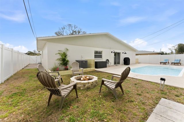 1824 59TH WAY N, St Petersburg, FL 33710