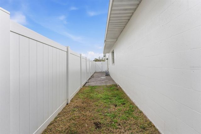 1824 59TH WAY N, St Petersburg, FL 33710