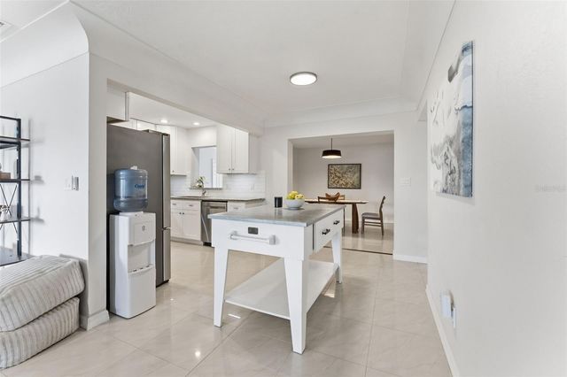 1824 59TH WAY N, St Petersburg, FL 33710