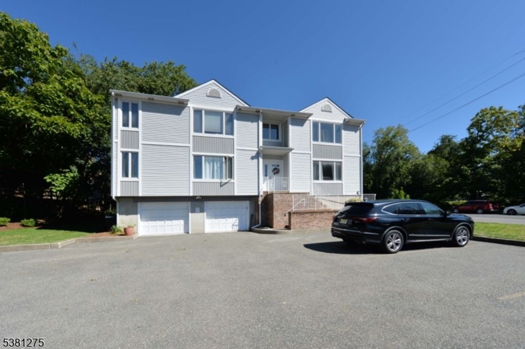 2 Grand Ave 8, Hawthorne Boro, NJ 07506