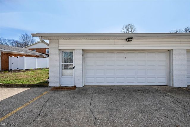 15 Meadowlawn Drive 9, Mentor, OH 44060