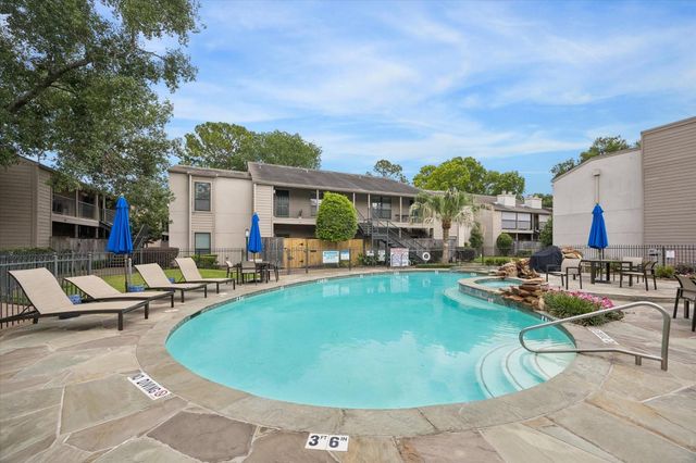 1100 Augusta Drive 25, Houston, TX 77057