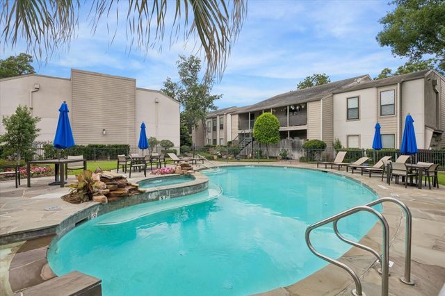 1100 Augusta Drive 25, Houston, TX 77057