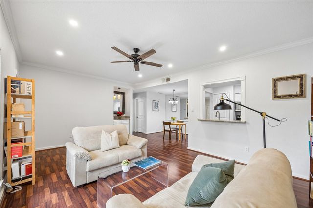 1100 Augusta Drive 25, Houston, TX 77057