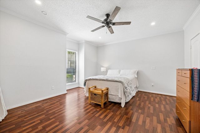1100 Augusta Drive 25, Houston, TX 77057