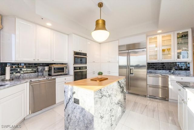 7575 Pelican Bay BLVD 1008, Naples, FL 34108