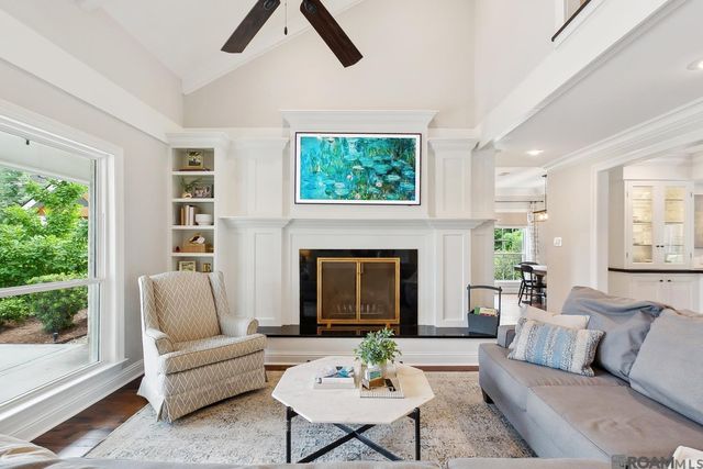 8196 Wildwood Dr, Denham Springs, LA 70706