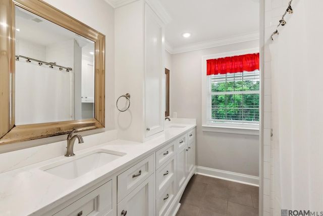 8196 Wildwood Dr, Denham Springs, LA 70706