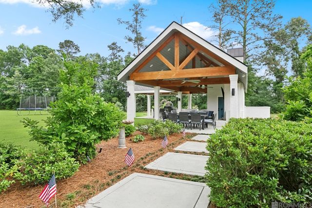 8196 Wildwood Dr, Denham Springs, LA 70706