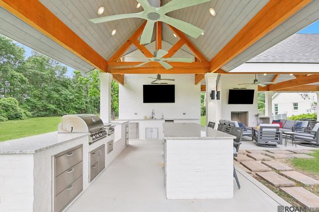 8196 Wildwood Dr, Denham Springs, LA 70706