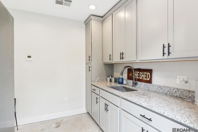 8196 Wildwood Dr, Denham Springs, LA 70706