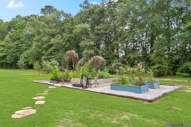 8196 Wildwood Dr, Denham Springs, LA 70706