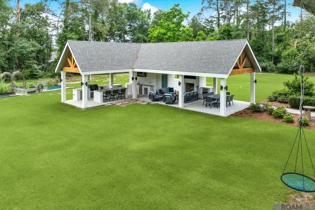 8196 Wildwood Dr, Denham Springs, LA 70706