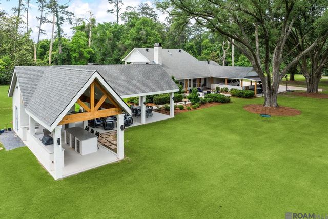 8196 Wildwood Dr, Denham Springs, LA 70706