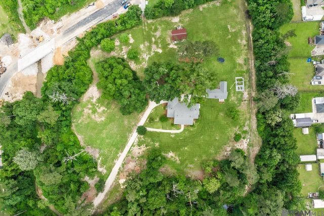 8196 Wildwood Dr, Denham Springs, LA 70706