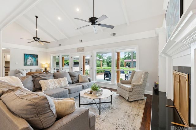 8196 Wildwood Dr, Denham Springs, LA 70706