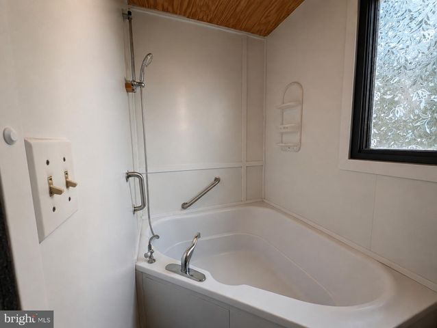 605 FOWLER AVE, Vineland, NJ 08360