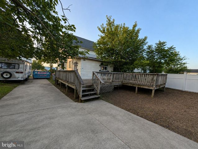 605 FOWLER AVE, Vineland, NJ 08360