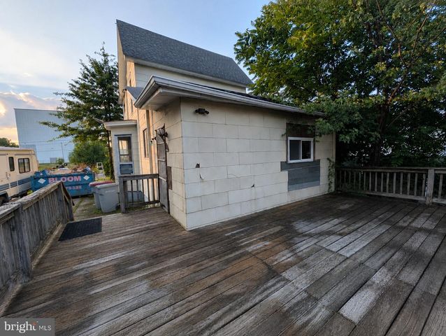 605 FOWLER AVE, Vineland, NJ 08360