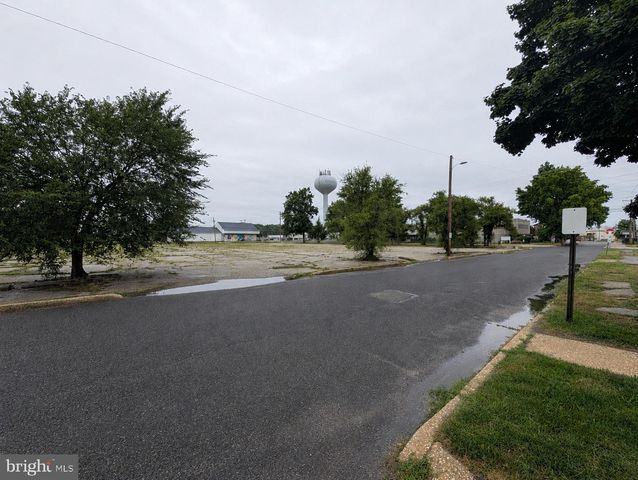 605 FOWLER AVE, Vineland, NJ 08360