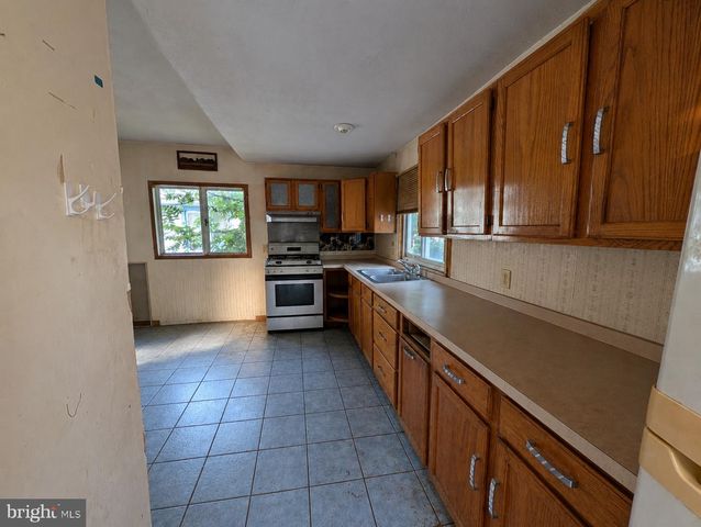 605 FOWLER AVE, Vineland, NJ 08360