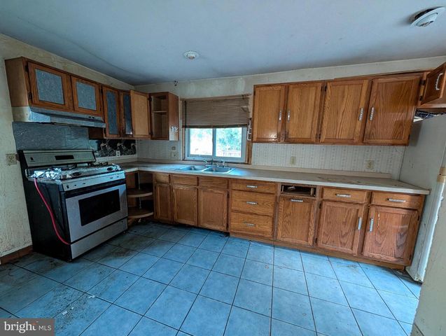 605 FOWLER AVE, Vineland, NJ 08360