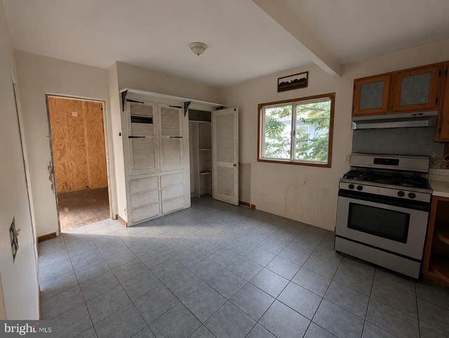 605 FOWLER AVE, Vineland, NJ 08360