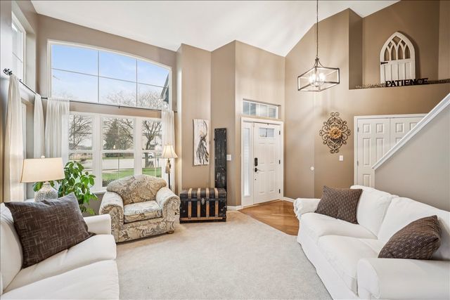 1324 Richmond Lane, Bartlett, IL 60103