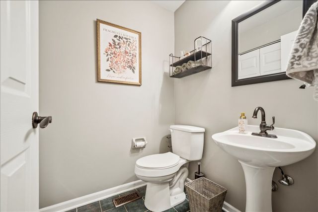 1324 Richmond Lane, Bartlett, IL 60103