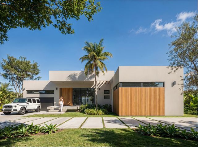9445 SW 73rd Ave, Pinecrest, FL 33156