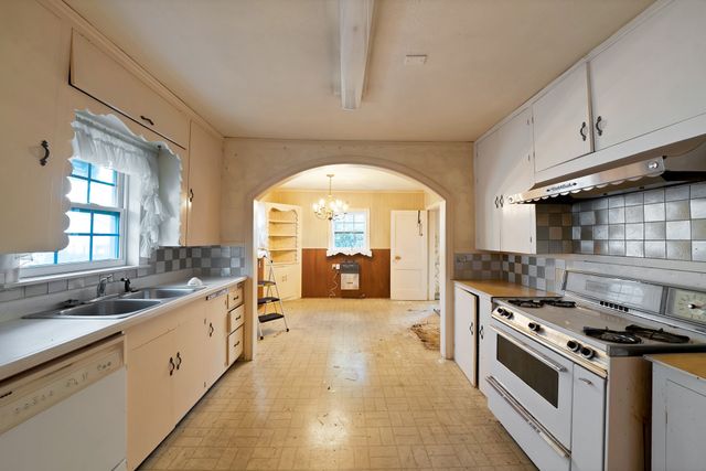 1228 W Gambrell Street, Fort Worth, TX 76115