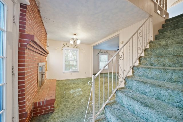 1228 W Gambrell Street, Fort Worth, TX 76115