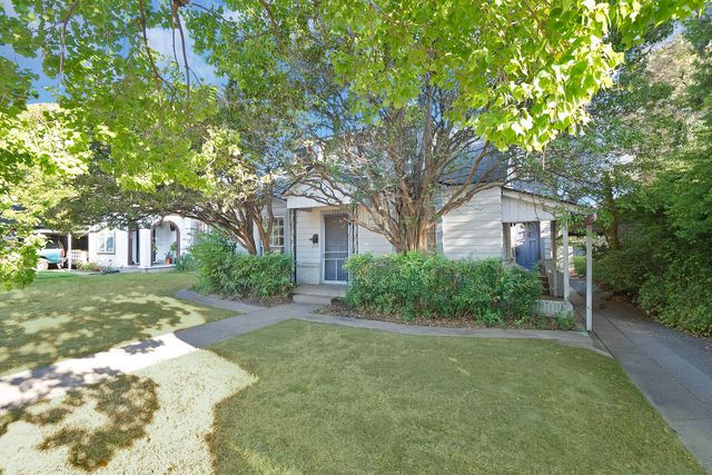 1228 W Gambrell Street, Fort Worth, TX 76115