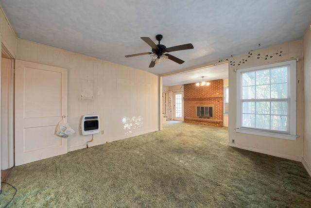 1228 W Gambrell Street, Fort Worth, TX 76115