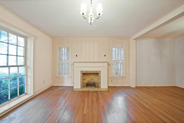 1228 W Gambrell Street, Fort Worth, TX 76115