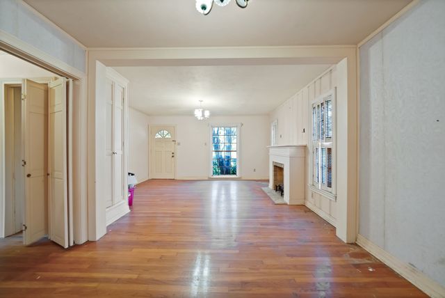 1228 W Gambrell Street, Fort Worth, TX 76115