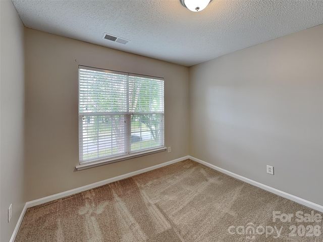 1032 Meadowbrook Lane SW, Concord, NC 28027