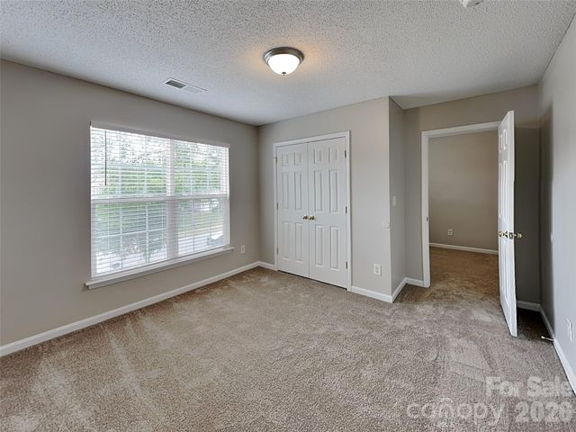 1032 Meadowbrook Lane SW, Concord, NC 28027